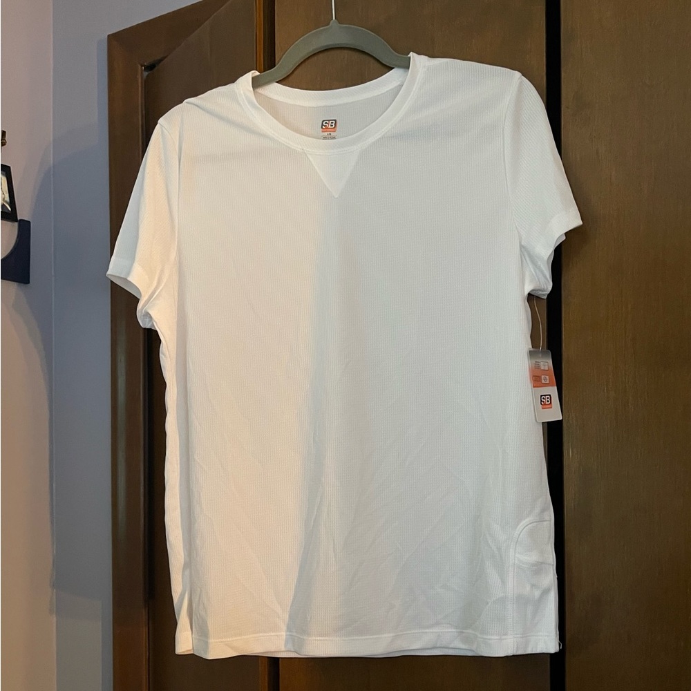 Women’s performance tee